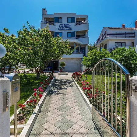 Tanzanite Apartman *