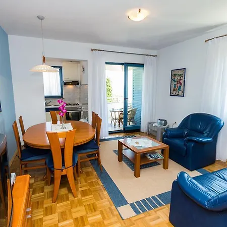 Tanzanite Apartman *