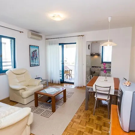 Tanzanite Apartman *