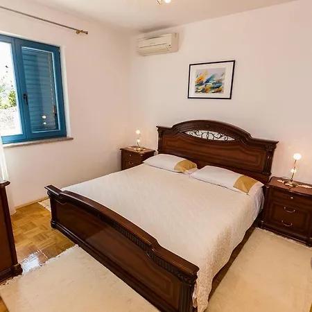 Tanzanite Apartman *